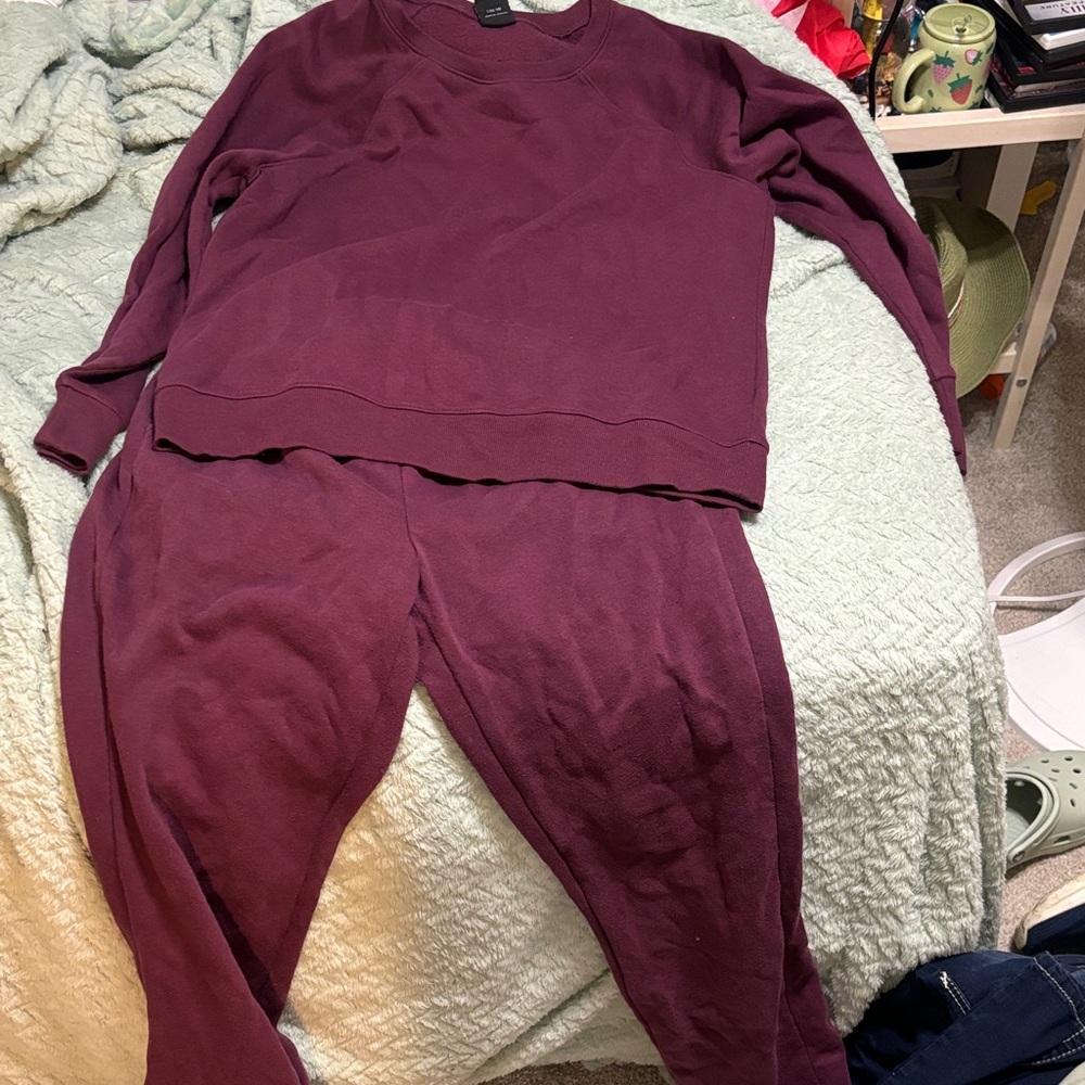 Athletic Works Women's Burgundy Sweater and sweatpants set